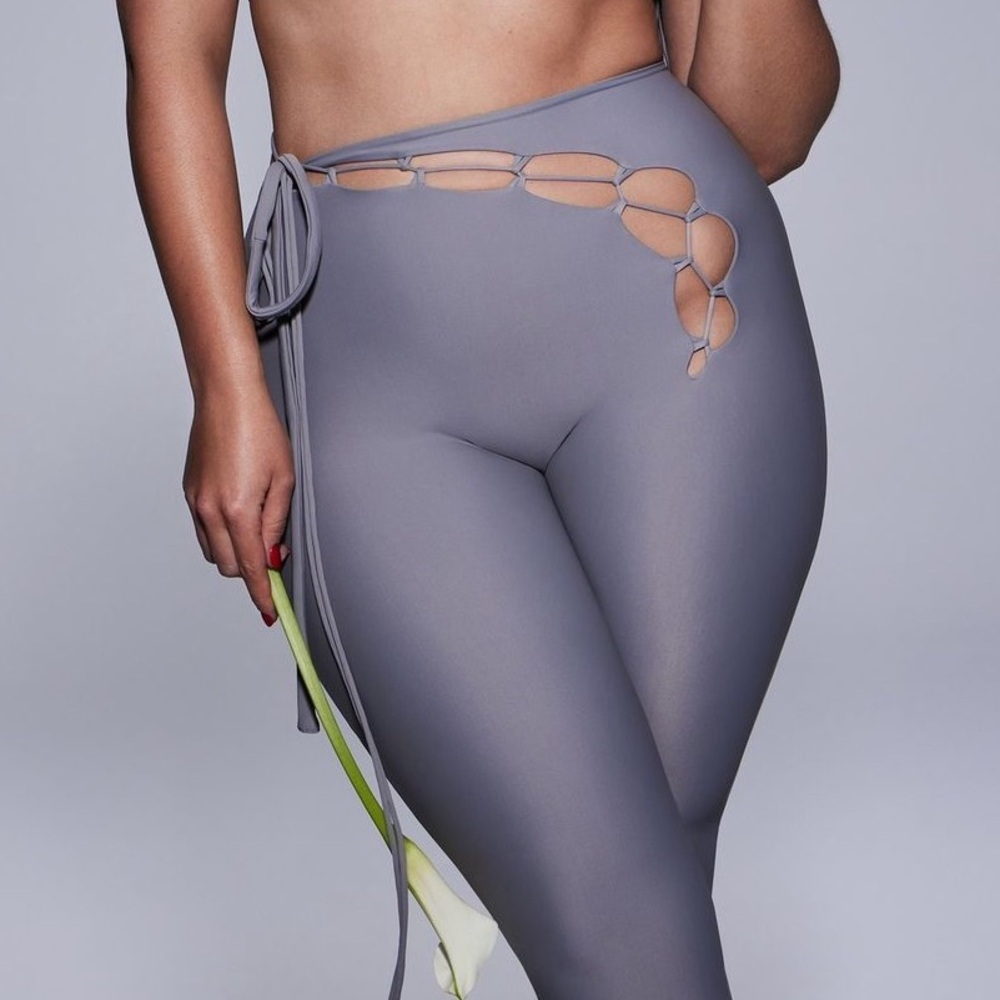 Skims BLACK lace up legging